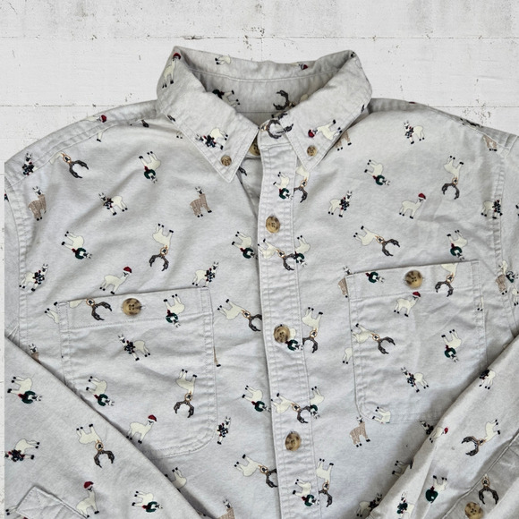 Duluth Light Gray Llama Alpaca Print Christmas Casual Button Down Size Medium - Picture 2 of 10